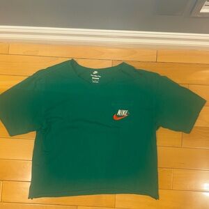 Nike Cropped Tee